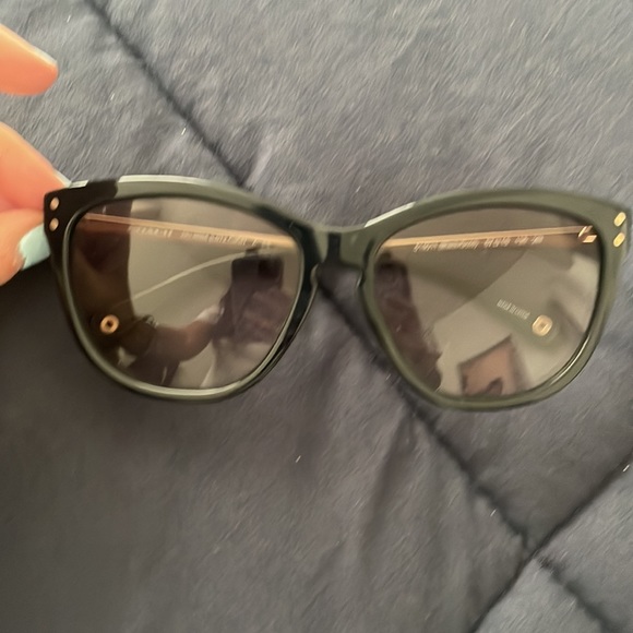 Coach sunglasses - Picture 2 of 5